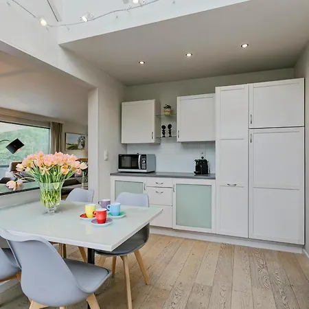 Luxury Family Home With Sauna And Kids Friendly Garden *