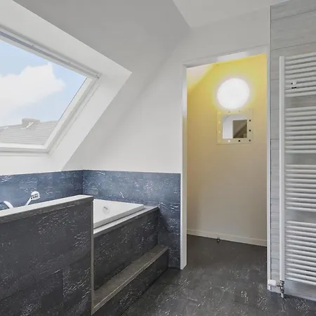 Luxury Family Home With Sauna And Kids Friendly Garden *